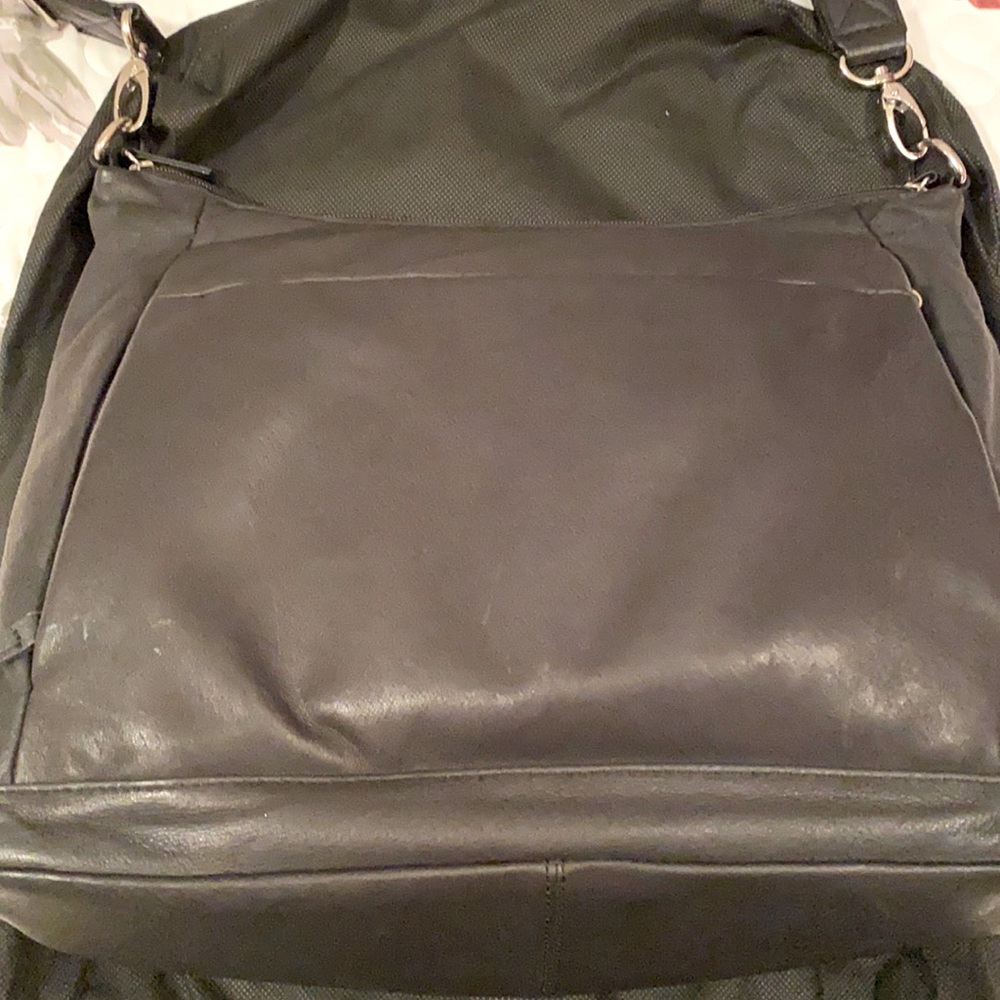 GTM 90 purse in black leather